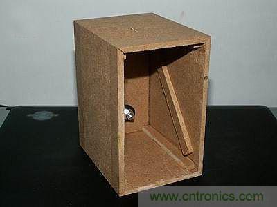 焊接完畢，背面