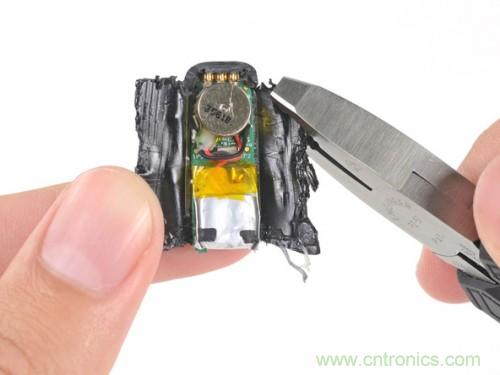 割開塑料管道，剝離