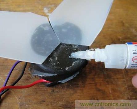 想減少電費(fèi)嗎？DIY一個(gè)迷你風(fēng)力發(fā)電機(jī)吧