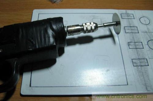 可調(diào)電源DIY：打孔，開槽