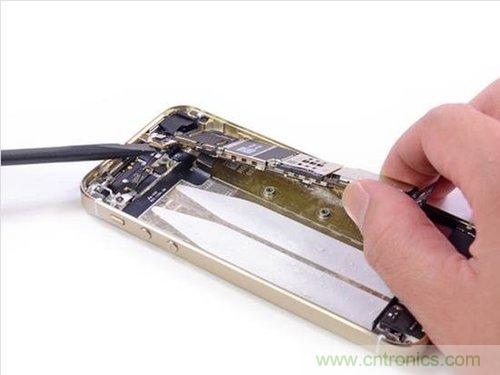 土豪金iPhone 5S拆解：內(nèi)部結(jié)構(gòu)升級，維修難度增加