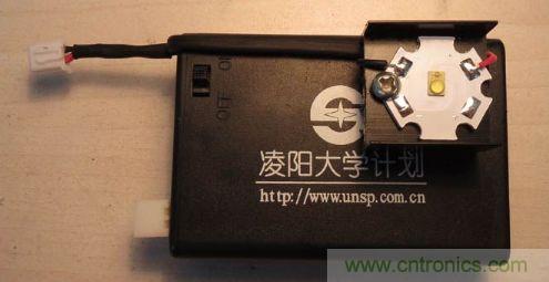 上接口插頭插座，套上熱縮管