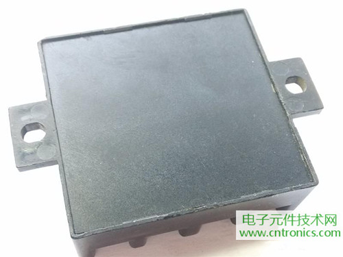 漏電保護(hù)器拆解：結(jié)構(gòu)有差異，做工不錯(cuò)