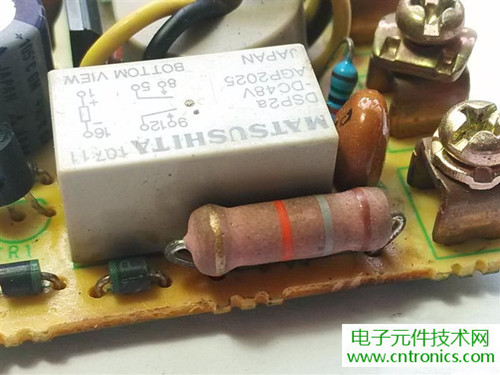 漏電保護(hù)器拆解：結(jié)構(gòu)有差異，做工不錯(cuò)