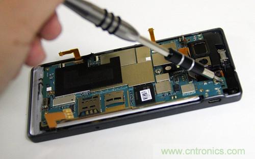 拆解4G新機(jī)索尼M35t：用料十足，易于維修