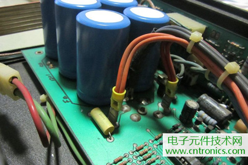 用料很給力！專(zhuān)業(yè)后級(jí)功放美國(guó)高峰FA1201拆解
