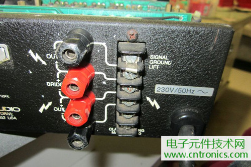 用料很給力！專(zhuān)業(yè)后級(jí)功放美國(guó)高峰FA1201拆解