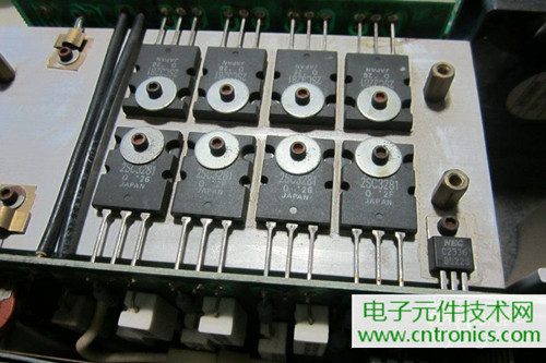 用料很給力！專(zhuān)業(yè)后級(jí)功放美國(guó)高峰FA1201拆解