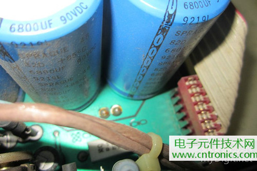 用料很給力！專(zhuān)業(yè)后級(jí)功放美國(guó)高峰FA1201拆解