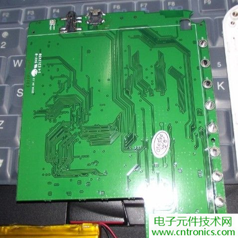 探秘電子紙！一款電紙書(shū)的電子墨水屏拆解