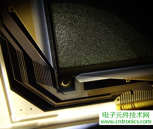 探秘電子紙！一款電紙書(shū)的電子墨水屏拆解