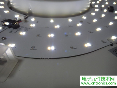 高端大氣上檔次！智能遙控調(diào)光LED吸頂燈拆解
