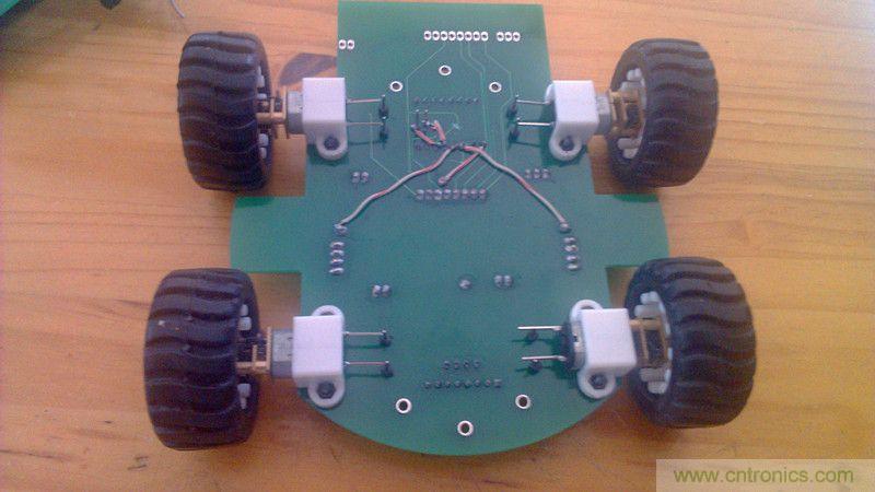 牛人力作！PCB版藍(lán)牙智能小車DIY