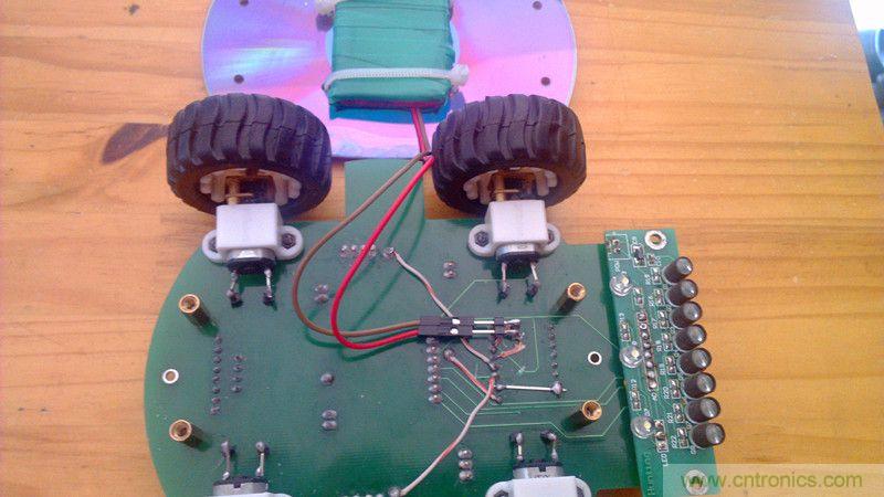 牛人力作！PCB版藍(lán)牙智能小車DIY