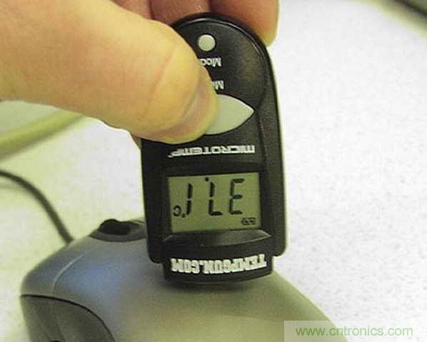 再測一下鼠標表面，37.1攝氏度