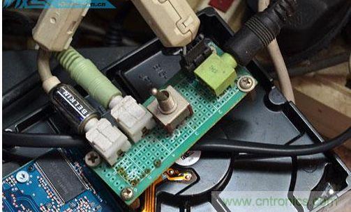 DIY：自制超炫音頻分配器，實(shí)現(xiàn)音箱共用