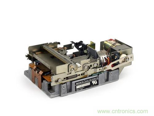 拆！古董級(jí)Macintosh 128K電腦