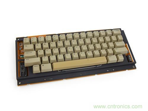 拆！古董級(jí)Macintosh 128K電腦