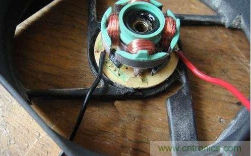 創(chuàng)意DIY！迷你風(fēng)力發(fā)電機！