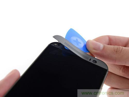 牛人強(qiáng)拆！新HTC One(M8)真機(jī)精密做工難修理