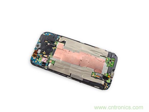 牛人強(qiáng)拆！新HTC One(M8)真機(jī)精密做工難修理