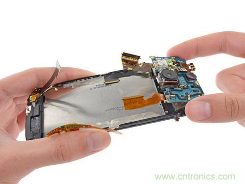 牛人強(qiáng)拆！新HTC One(M8)真機(jī)精密做工難修理