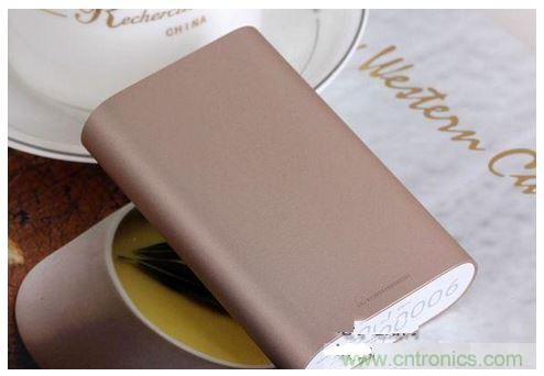 金屬殼更耐燃，價格偏貴