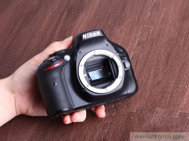 尼康D5200黑色外觀圖