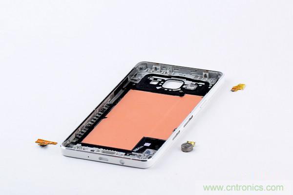 拆解狂魔荼毒新機三星金屬Galaxy A5，看槽點在何方？