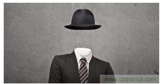 式隱形斗篷利用主動式組件與被動式超穎材料，可望進(jìn)一步縮減斗篷尺寸，使其更適合個人使用