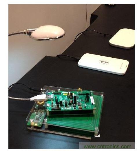 博通無(wú)線(xiàn)充電演示