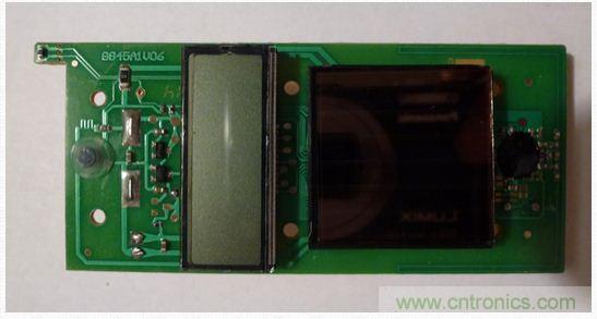 圖5：移開電池后的PCB另一面。