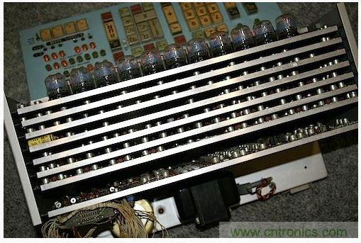 拆解也懷舊，讓人驚嘆的古董級(jí)可編程科學(xué)計(jì)算器 from 1966