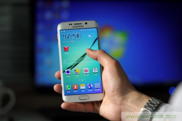 三星S6 Edge+拆解：比S6 Edge加在哪里？