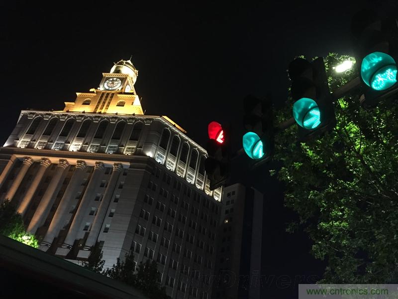 無(wú)邊框的 nubia Z9 ，一款既有驚喜，又有驚艷的智能手機(jī)