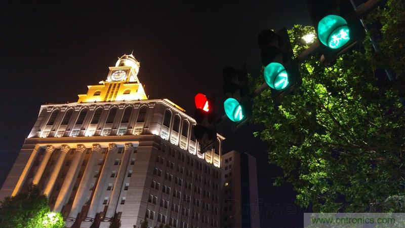 無(wú)邊框的 nubia Z9 ，一款既有驚喜，又有驚艷的智能手機(jī)