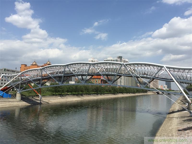 無(wú)邊框的 nubia Z9 ，一款既有驚喜，又有驚艷的智能手機(jī)