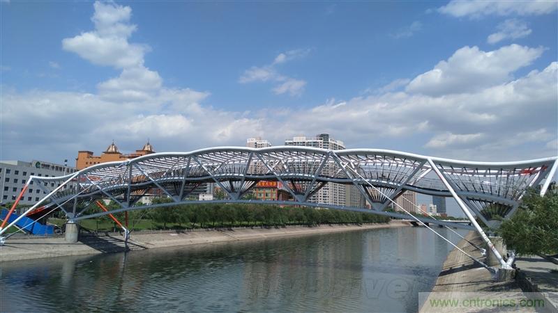 無(wú)邊框的 nubia Z9 ，一款既有驚喜，又有驚艷的智能手機(jī)