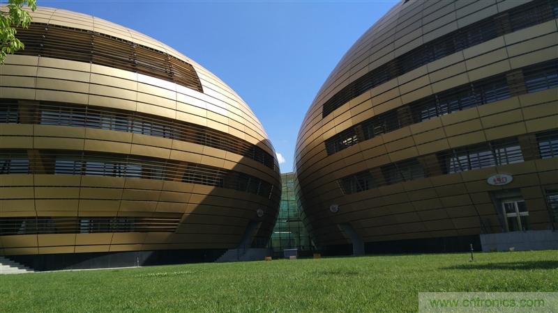 無(wú)邊框的 nubia Z9 ，一款既有驚喜，又有驚艷的智能手機(jī)