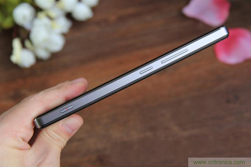 無(wú)邊框的 nubia Z9 ，一款既有驚喜，又有驚艷的智能手機(jī)