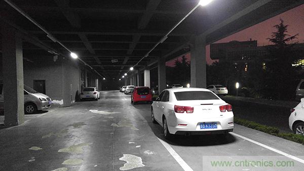 業(yè)界良心 LG V10 評測:剛毅、冷峻，不失人性化