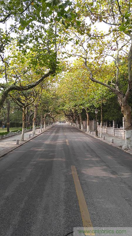 業(yè)界良心 LG V10 評測:剛毅、冷峻，不失人性化