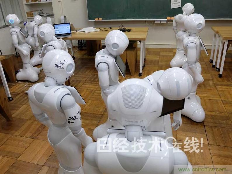 拆解筆記本不過癮，那就來拆拆日本情感機器人吧！