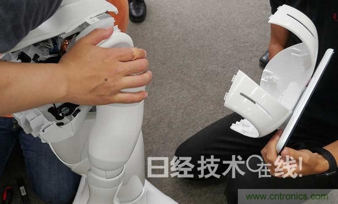 拆解筆記本不過癮，那就來拆拆日本情感機器人吧！