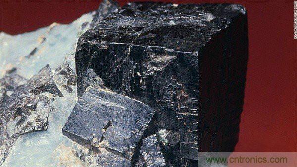 此光伏電池腦洞大開，黑科技逆襲成黑馬