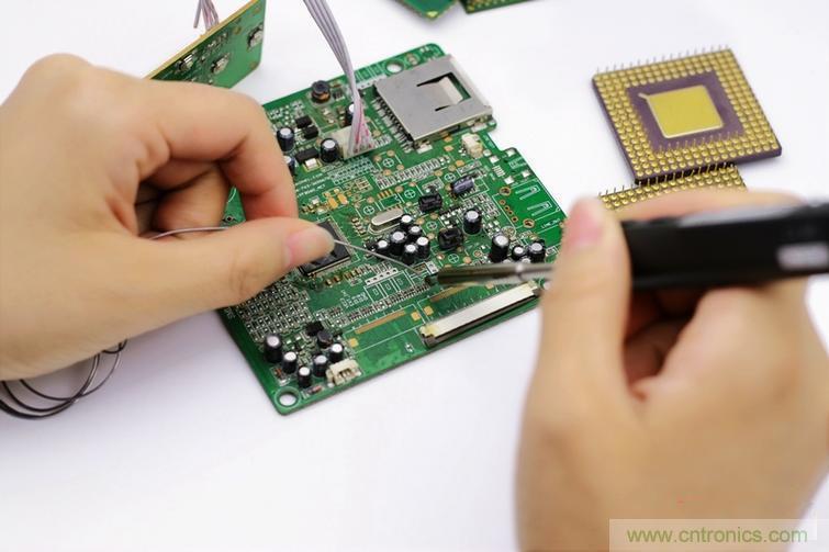 一款能喚起 70 后工程師朋友“童年趣事”的迷你電烙鐵！