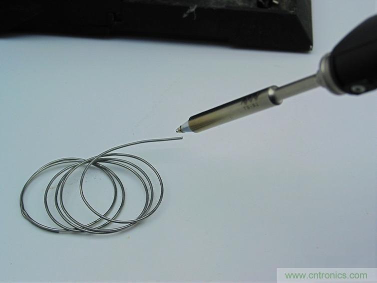 一款能喚起 70 后工程師朋友“童年趣事”的迷你電烙鐵！