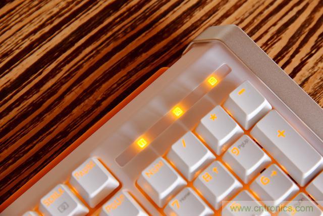 左手寫愛，右手寫他——從此鍵盤鼠標(biāo)不分家！