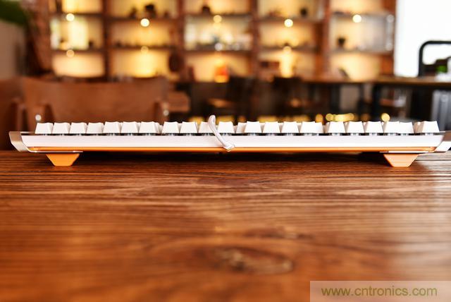 左手寫愛，右手寫他——從此鍵盤鼠標(biāo)不分家！