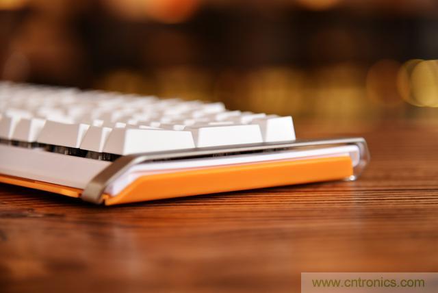 左手寫愛，右手寫他——從此鍵盤鼠標(biāo)不分家！